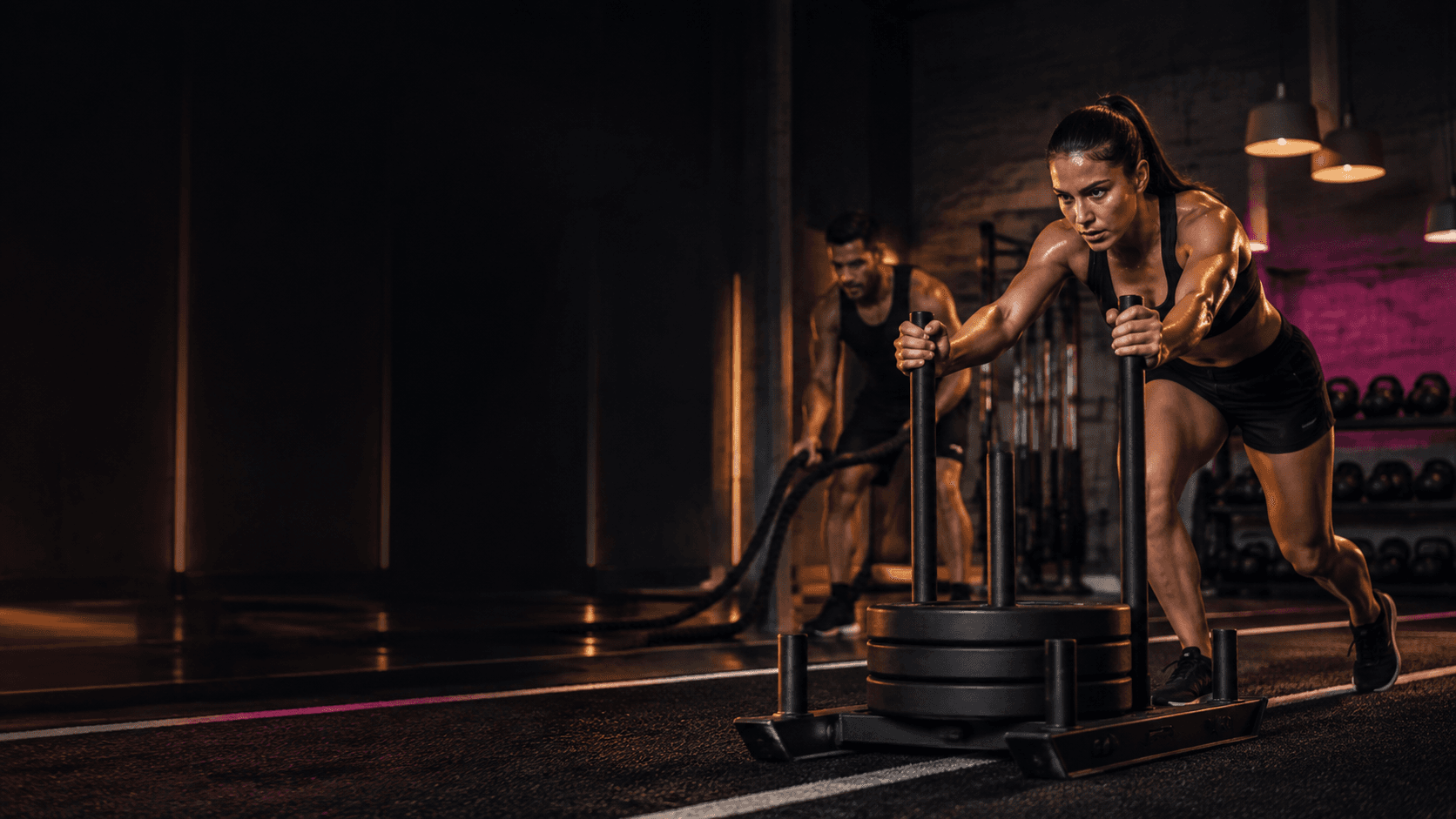 Vista del área principal de entrenamiento funcional en SERIE+.